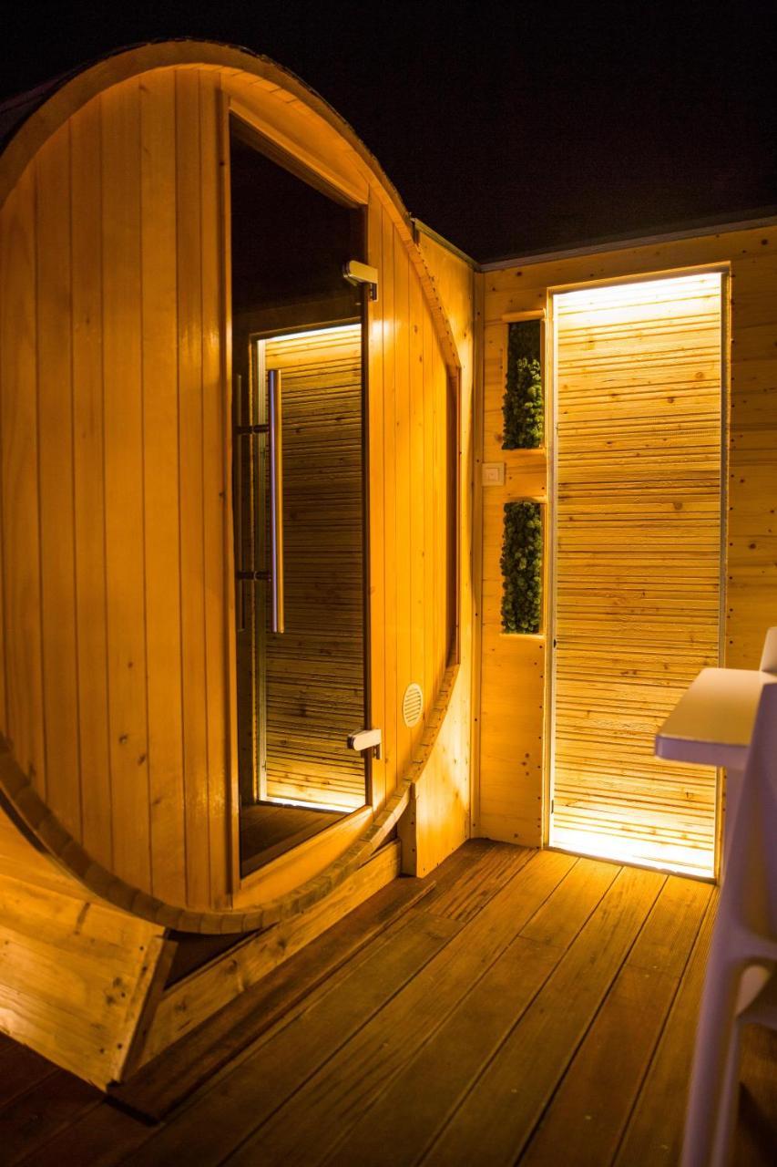 Apartment Plaza ----Wallbox 11Kw 16A ----- Private Spa- Jacuzzi, Infrared Sauna, Luxury Massage Chair, Parking, Entry With Pin 0 - 24H, Free Cancellation 24 Hours Before Check In Славонски-Брод Экстерьер фото